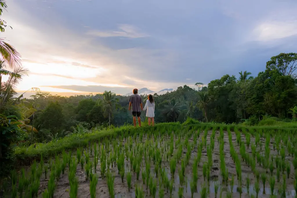 couple enjoy sidemen valley bali