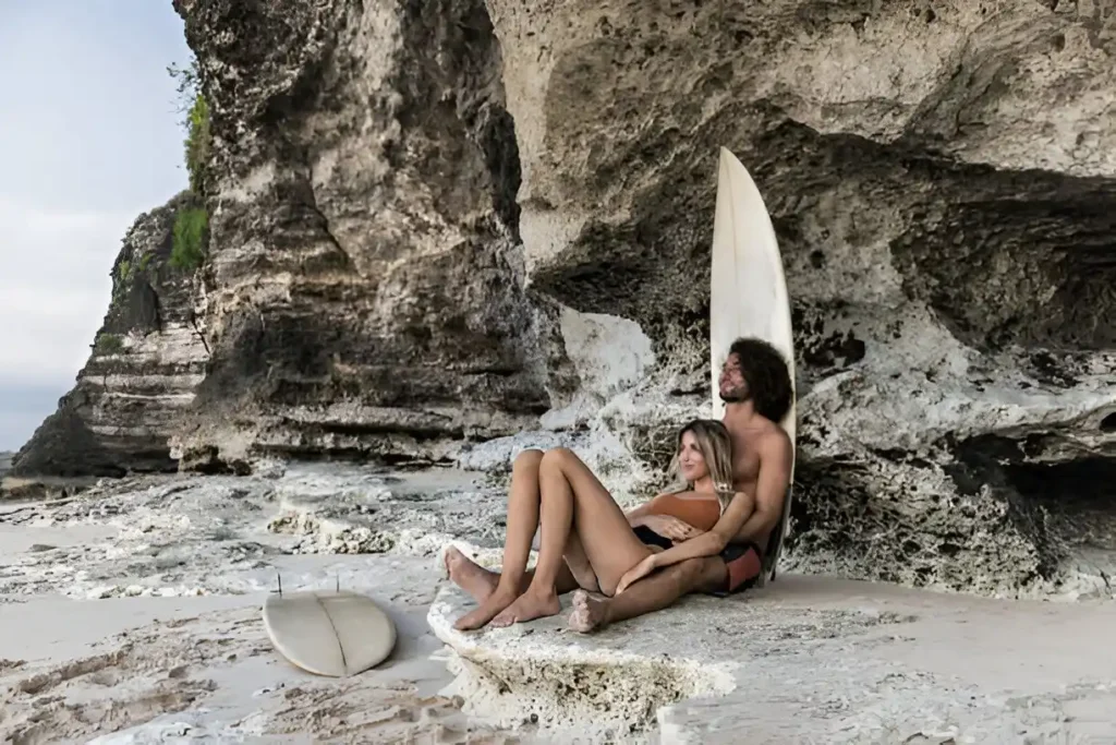 uluwatu beach for couple