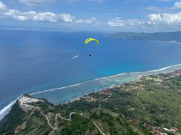 Paragliding in Uluwatu