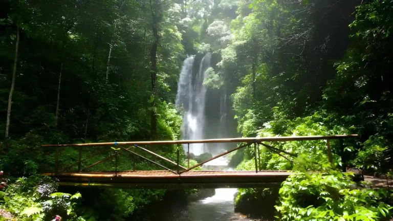 best waterfalls in munduk