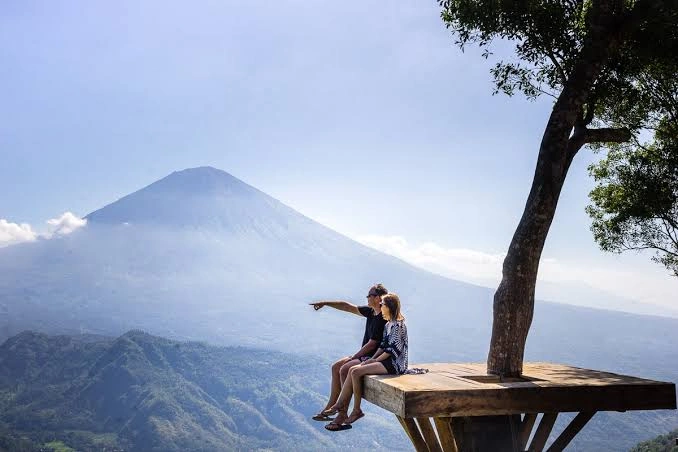 Lahangan Viewpoint in Bali