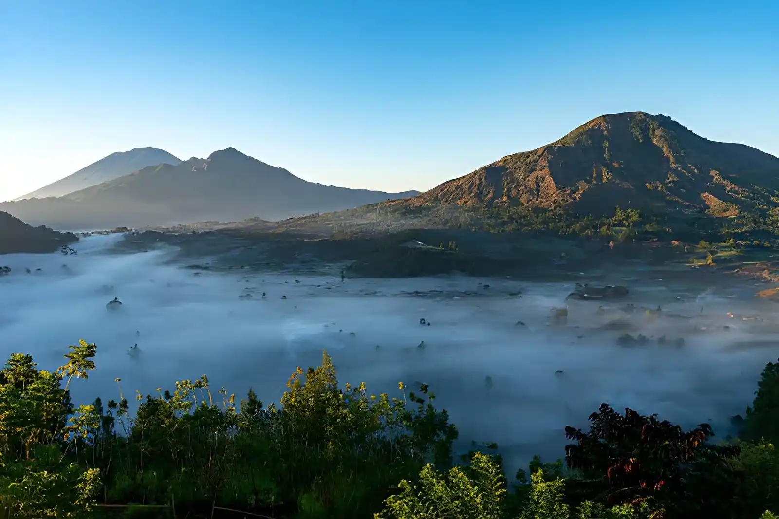 Pinggan Sunrise Viewpoint Bali Sunrise Above the Clouds in Kintamani